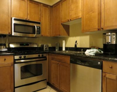 HUGE 2BD PENTHOUSE VILLA/WIFI/JACUZZI ON BALCONY