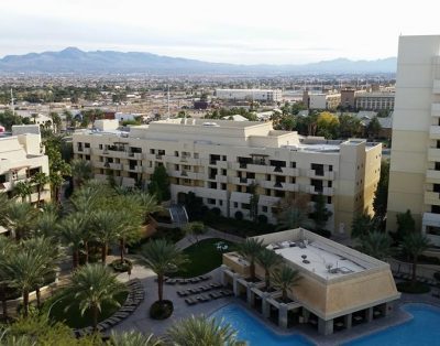 HUGE 2BD PENTHOUSE VILLA/WIFI/JACUZZI ON BALCONY