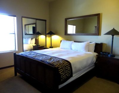 HUGE 2BD PENTHOUSE VILLA/WIFI/JACUZZI ON BALCONY