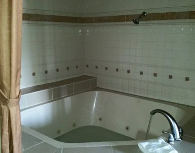 HUGE 2BD PENTHOUSE VILLA/WIFI/JACUZZI ON BALCONY