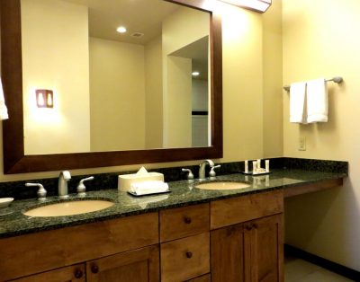 HUGE 2BD PENTHOUSE VILLA/WIFI/JACUZZI ON BALCONY