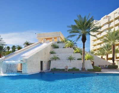 HUGE 2BD PENTHOUSE VILLA/WIFI/JACUZZI ON BALCONY