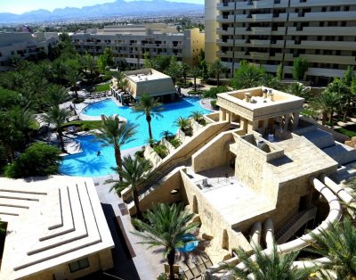 HUGE 2BD PENTHOUSE VILLA/WIFI/JACUZZI ON BALCONY