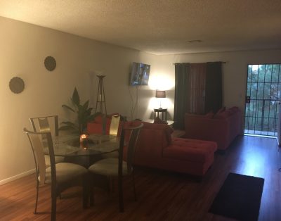 Large Open living 2BD Close 2 Strip