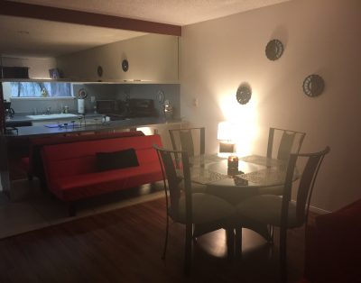 Large Open living 2BD Close 2 Strip