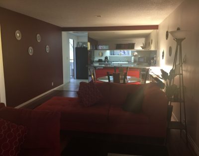 Large Open living 2BD Close 2 Strip