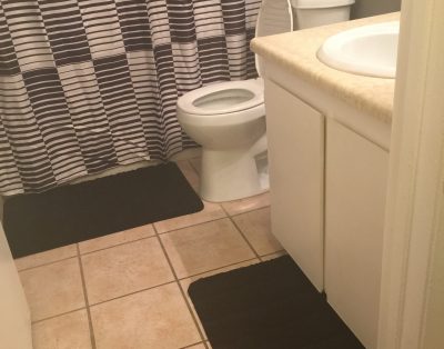 Large Open living 2BD Close 2 Strip