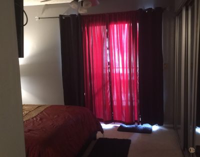 Large Open living 2BD Close 2 Strip