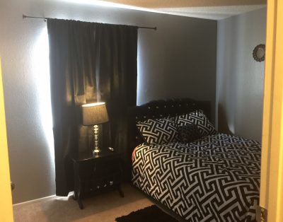 Large Open living 2BD Close 2 Strip