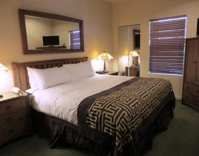 HUGE 2BD PENTHOUSE VILLA/WIFI/JACUZZI ON BALCONY