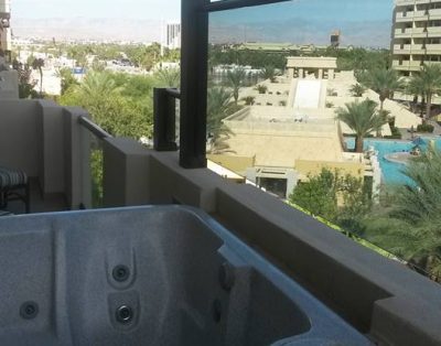 HUGE 2BD PENTHOUSE VILLA/WIFI/JACUZZI ON BALCONY