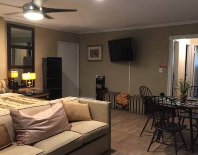2 Bd private Casita Close 2 Strip – Pool / Jacuzzi/WIFI