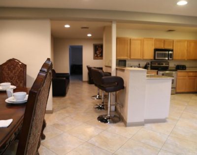 7 BD Single Story Large House 3mins To Strip