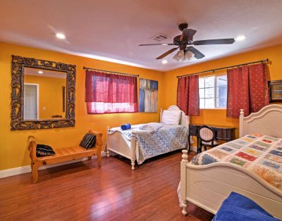 Large 4BD Open Style House Pool/ Cabana WIFI