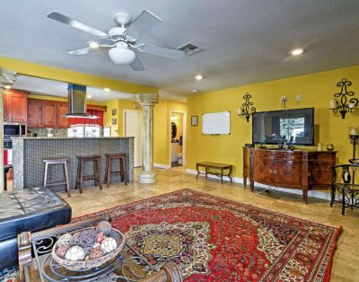Large 4BD Open Style House Pool/ Cabana WIFI