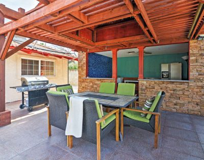 Large 4BD Open Style House Pool/ Cabana WIFI