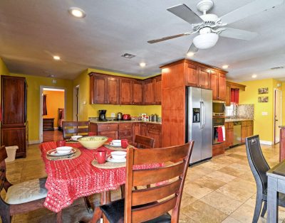 Large 4BD Open Style House Pool/ Cabana WIFI