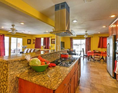 Large 4BD Open Style House Pool/ Cabana WIFI