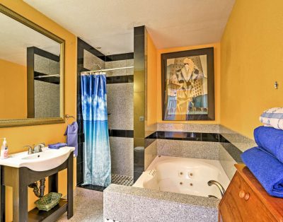 Large 4BD Open Style House Pool/ Cabana WIFI