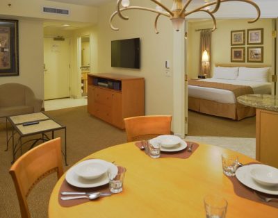 Polo Towers 2BD Within Walking distance 2 Strip