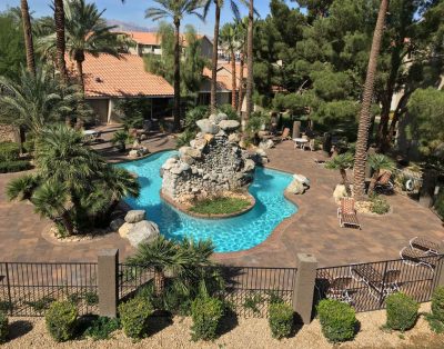 Top Floor 3BD Condo wifi/cable/ 24 hour Pool & Jacuzzi