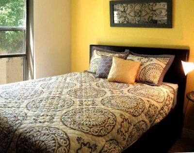 Top Floor 3BD Condo wifi/cable/ 24 hour Pool & Jacuzzi