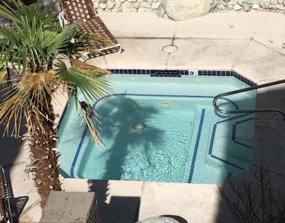 Top Floor 3BD Condo wifi/cable/ 24 hour Pool & Jacuzzi