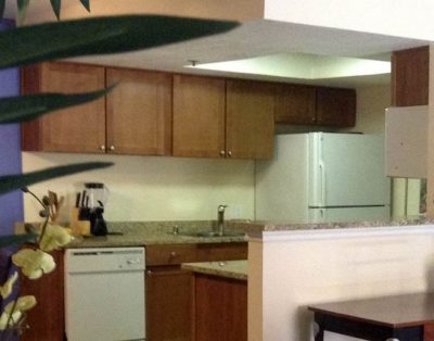 Top Floor 3BD Condo wifi/cable/ 24 hour Pool & Jacuzzi