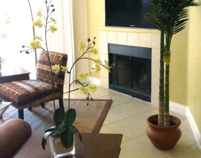 Top Floor 3BD Condo wifi/cable/ 24 hour Pool & Jacuzzi